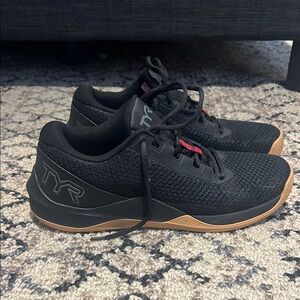 TYR Men's Black Athletic Shoes